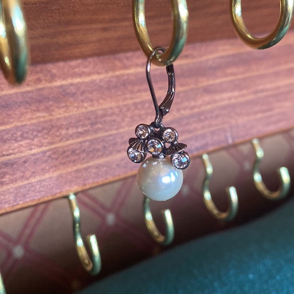 Light Pink Crystal PEARL DANGLE EARRINGS - Picture 4 of 4